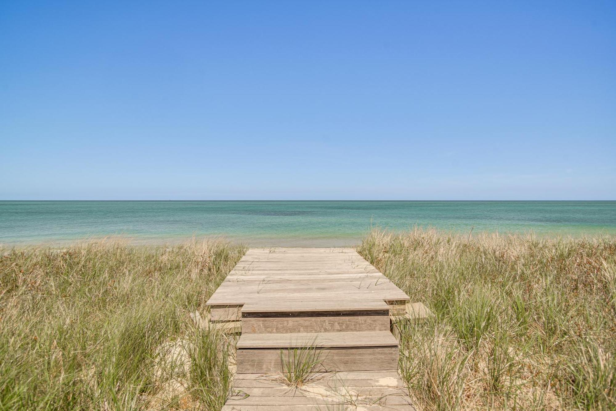 Nantucket Beach House With Ocean Views Near Town! Exterior photo
