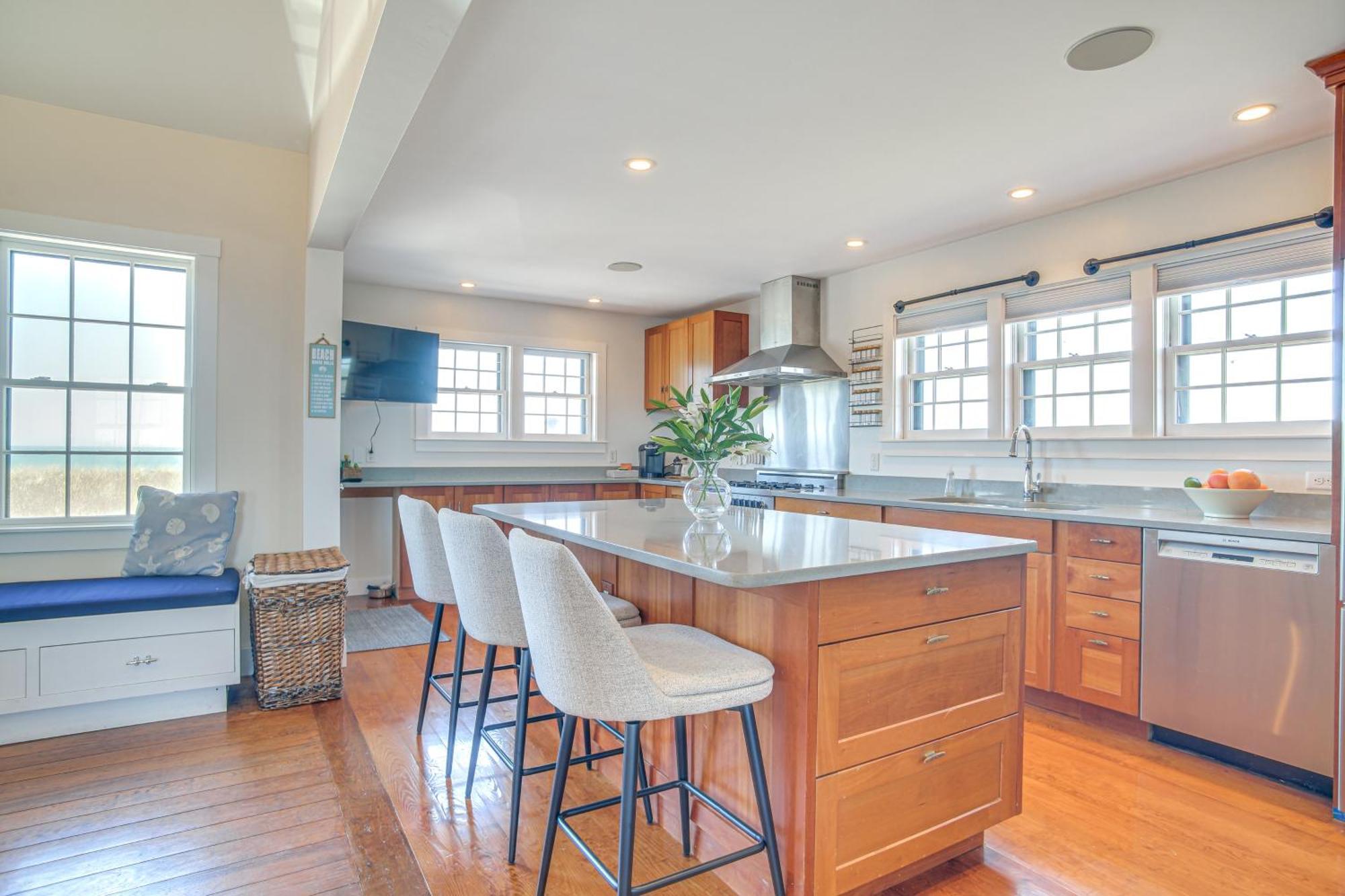 Nantucket Beach House With Ocean Views Near Town! Exterior photo